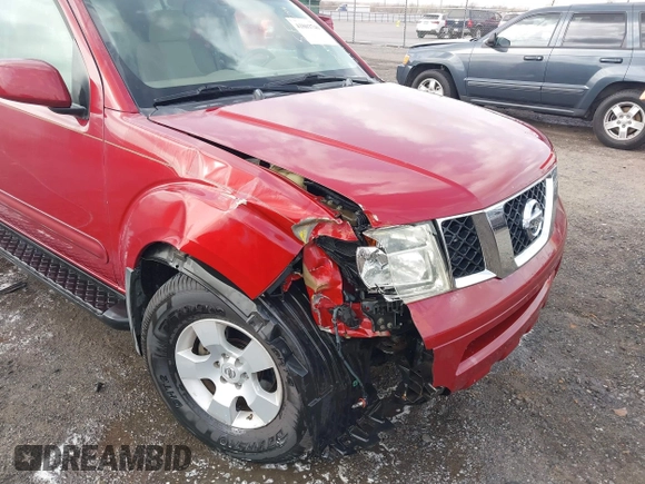 2007 Nissan Pathfinder S z VIN 5N1AR18U67C628267, wystawiony jako IAAI lot #41803746 z przebiegiem 117 488 mil mil oraz . Historia ofert i sprzedaży dostępna na DreamBid. Obrazek 6.
