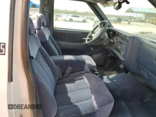 1996 GMC Sonoma with VIN 1GTCS144XT8504023, listed as a Copart auction lot 50996815 with 116,670 mi miles and Salvage Title. Bid and sale history available at carsss.com. Image 11.