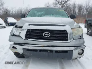 2008 Toyota Tundra z VIN 5TBDV54118S498651, wystawiony jako IAAI lot #41139461 z przebiegiem 243 235 mil mil oraz . Historia ofert i sprzedaży dostępna na DreamBid. Obrazek 12.