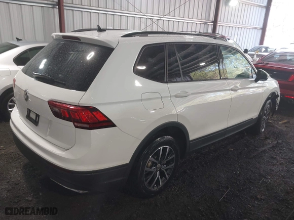 2021 Volkswagen Tiguan S with VIN 3VV1B7AX6MM081755, listed as a IAAI auction lot 41864918 with 40,406 mi miles. Bid and sale history available at carsss.com. Image 4.