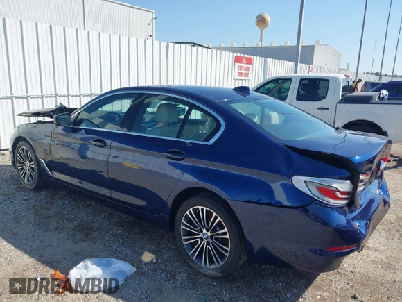 2020 BMW 5 Series 530i z VIN WBAJR3C03LCD11920, wystawiony jako IAAI lot #40532169 z przebiegiem 26 023 mil mil oraz . Historia ofert i sprzedaży dostępna na DreamBid. Obrazek 3.