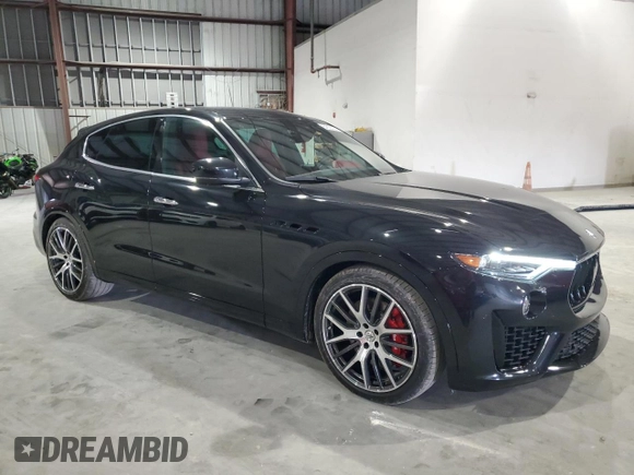 2022 Maserati Levante with VIN ZN661YUM1NX400441, listed as a Copart auction lot 84326324 with 11,966 mi miles and Salvage title. Bid and sale history available at DreamBid. Image 4.