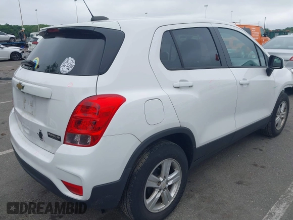 2020 Chevrolet Trax LS with VIN 3GNCJKSB1LL304974, listed as a IAAI auction lot 42428127 with 33,779 mi miles and . Bid and sale history available at DreamBid. Image 4.