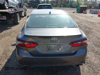 2023 Toyota Camry SE z VIN 4T1G11BK6PU096991, wystawiony jako IAAI lot #42062219 z przebiegiem 82 824 mil mil oraz . Historia ofert i sprzedaży dostępna na DreamBid. Obrazek 16.