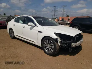 2016 Kia K900 Premium with VIN KNALT4D30G6031379, listed as a Copart auction lot 68472634 with 65,668 mi miles and Salvage Title. Bid and sale history available at carsss.com. Image 4.
