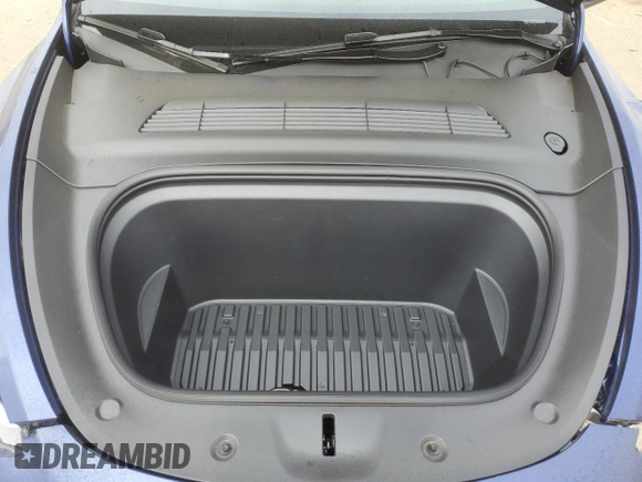 2024 Tesla Model Y with VIN 7SAYGDED3RF118546, listed as a Copart auction lot 56573375 with 4,760 mi miles and Salvage title. Bid and sale history available at DreamBid. Image 11.