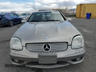 2004 Mercedes-Benz SLK с VIN WDBKK66FX4F305105, выставлен на аукционе Copart как лот 47498255 с пробегом 68 896 миль миль и Списание • Salvage title. История ставок и продаж доступна на DreamBid. Изображение 5.