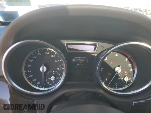 2014 Mercedes-Benz M 350 with VIN 4JGDA2EB1EA323572, listed as a Copart auction lot 45164015 with 141,111 mi miles and Salvage Title. Bid and sale history available at DreamBid. Image 9.
