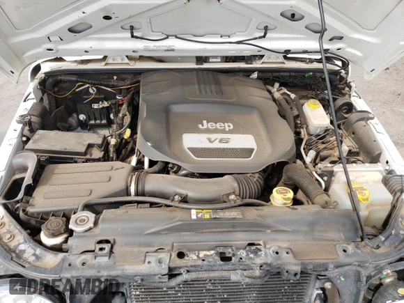 2018 Jeep Wrangler Unlimited Sport S z VIN 1C4HJWDG4JL855603, wystawiony jako Copart lot #49913815 z przebiegiem Nie podano mil oraz Szkoda całkowita • Salvage title. Historia ofert i sprzedaży dostępna na DreamBid. Obrazek 13.