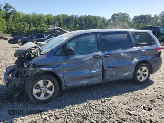 2013 Toyota Sienna L z VIN 5TDZK3DC7DS381775, wystawiony jako Copart lot #57252145 z przebiegiem 221 160 mil mil oraz Szkoda całkowita • Salvage title. Historia ofert i sprzedaży dostępna na DreamBid. Obrazek 1.