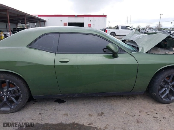 2020 Dodge Challenger SXT with VIN 2C3CDZAG7LH134915, listed as a IAAI auction lot 40704472 with 92,142 mi miles. Bid and sale history available at carsss.com. Image 13.