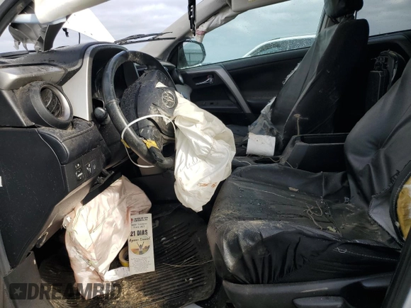 2018 Toyota RAV4 XLE with VIN 2T3WFREV1JW471752, listed as a Copart auction lot 46952565 with 87,705 mi miles and Salvage Title. Bid and sale history available at DreamBid. Image 7.