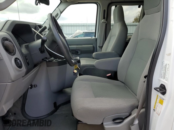 2014 Ford Econoline Passenger XL z VIN 1FBNE3BL1EDA65640, wystawiony jako Copart lot #81327264 z przebiegiem 30 286 mil mil oraz Szkody całkowita. Historia ofert i sprzedaży dostępna na DreamBid. Obrazek 7.