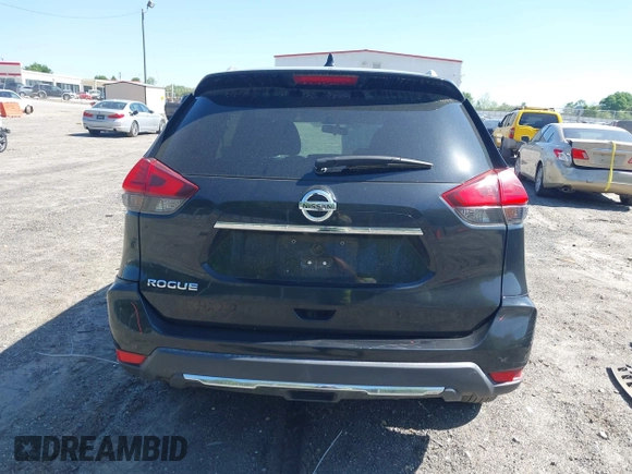 2017 Nissan Rogue S z VIN KNMAT2MT2HP535717, wystawiony jako IAAI lot #41992000 z przebiegiem 148 351 mil mil oraz . Historia ofert i sprzedaży dostępna na DreamBid. Obrazek 17.