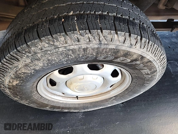 2013 Ford F-150 XL с VIN 1FTEX1EM1DFB38801, выставлен на аукционе IAAI как лот 42802202 с пробегом 196 915 миль миль и . История ставок и продаж доступна на DreamBid. Изображение 21.