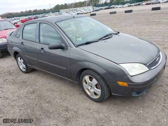2007 Ford Focus S with VIN 1FAHP34N27W241819, listed as a IAAI auction lot 42040284 with 90,220 mi miles. Bid and sale history available at carsss.com. Image 1.