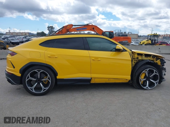 2019 Lamborghini Urus z VIN ZPBUA1ZL7KLA01416, wystawiony jako IAAI lot #41680325 z przebiegiem 72 817 mil mil oraz . Historia ofert i sprzedaży dostępna na DreamBid. Obrazek 14.