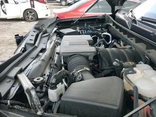 2025 GMC Yukon XL Denali z VIN 1GKS2JRL9SR192737, wystawiony jako IAAI lot #42166942 z przebiegiem 6 998 mil mil oraz . Historia ofert i sprzedaży dostępna na DreamBid. Obrazek 20.