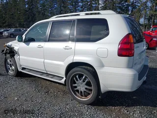 2003 Lexus GX 470 with VIN JTJBT20X330021757, listed as a IAAI auction lot 41695930 with 177,634 mi miles. Bid and sale history available at carsss.com. Image 3.