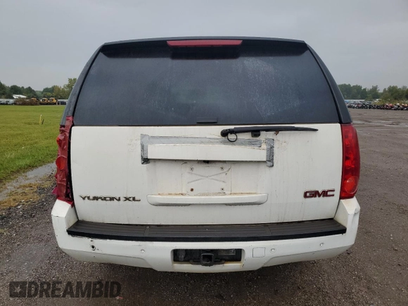 2013 GMC Yukon XL SLT with VIN 1GKS1KE0XDR217149, listed as a Copart auction lot 72897044 with 211,862 mi miles and Clean Title. Bid and sale history available at carsss.com. Image 6.