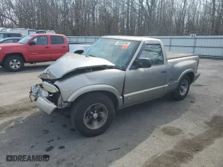 2000 Chevrolet S-10 LS with VIN 1GCCS14W9Y8130139, listed as a Copart auction lot 48936205 with 0 mi miles and Salvage Title. Bid and sale history available at carsss.com. Image 1.