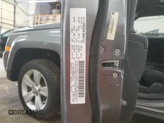2011 Jeep Patriot Latitude with VIN 1J4NF1GB4BD263678, listed as a Copart auction lot 54442505 with 105,388 mi miles and Clean Title. Bid and sale history available at DreamBid. Image 12.