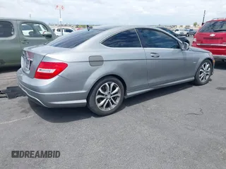 2012 Mercedes-Benz C 250 с VIN WDDGJ4HB1CF751432, выставлен на аукционе IAAI как лот 42202778 с пробегом 102 327 миль миль и . История ставок и продаж доступна на DreamBid. Изображение 4.