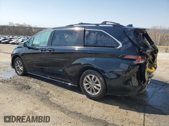 2024 Toyota Sienna LE with VIN 5TDBRKEC3RS187385, listed as a Copart auction lot 47898655 with 43,309 mi miles and Salvage Title. Bid and sale history available at carsss.com. Image 2.