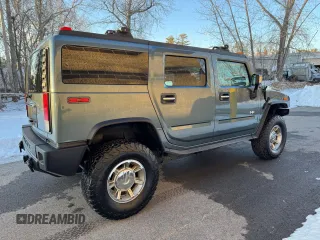 2005 Hummer H2 SUV z VIN 5GRGN23U05H120706, wystawiony jako Copart lot #48441015 z przebiegiem 64 435 mil mil oraz Czysty tytuł • Clean title. Historia ofert i sprzedaży dostępna na DreamBid. Obrazek 4.
