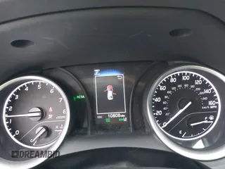 2023 Toyota Camry LE z VIN 4T1R11AK1PU169839, wystawiony jako IAAI lot #42140135 z przebiegiem 10 808 mil mil oraz . Historia ofert i sprzedaży dostępna na DreamBid. Obrazek 7.