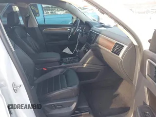 2018 Volkswagen Atlas SEL Premium z VIN 1V2NR2CA5JC503176, wystawiony jako IAAI lot #41294344 z przebiegiem 97 699 mil mil oraz . Historia ofert i sprzedaży dostępna na DreamBid. Obrazek 5.