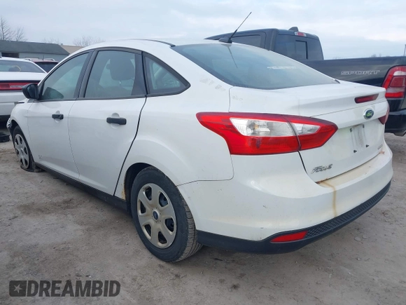 2013 Ford Focus S with VIN 1FADP3E20DL332636, listed as a IAAI auction lot 40917274 with 112,956 mi miles. Bid and sale history available at carsss.com. Image 3.