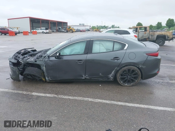 2023 Mazda 3 Premium Plus z VIN 3MZBPBEY6PM353118, wystawiony jako IAAI lot #42214522 z przebiegiem Nie podano mil oraz . Historia ofert i sprzedaży dostępna na DreamBid. Obrazek 13.