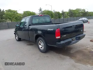 2002 Ford F-150 XL с VIN 1FTRX17242NB23323, выставлен на аукционе IAAI как лот 42363484 с пробегом Не указан миль и . История ставок и продаж доступна на DreamBid. Изображение 3.