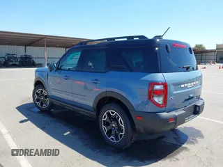 2025 Ford Bronco Sport Outer Banks with VIN 3FMCR9CN6SRE21590, listed as a IAAI auction lot 42084086 with 1,521 mi miles and . Bid and sale history available at DreamBid. Image 3.