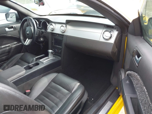 2006 Ford Mustang GT Deluxe with VIN 1ZVFT85H065120839, listed as a IAAI auction lot 41479836 with 87,079 mi miles. Bid and sale history available at carsss.com. Image 5.