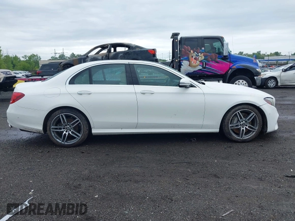 2020 Mercedes-Benz E 350 с VIN WDDZF8EB1LA721611, выставлен на аукционе IAAI как лот 42242033 с пробегом 70 642 миль миль и . История ставок и продаж доступна на DreamBid. Изображение 13.