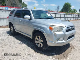 2013 Toyota 4Runner SR5 z VIN JTEZU5JR4D5050331, wystawiony jako IAAI lot #42340443 z przebiegiem 220 799 mil mil oraz . Historia ofert i sprzedaży dostępna na DreamBid. Obrazek 1.