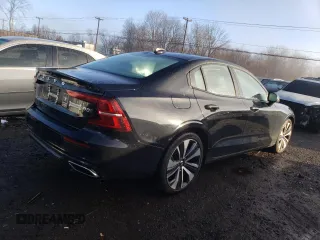 2022 Volvo S60 Momentum with VIN 7JRL12TZ5NG156065, listed as a Copart auction lot 78165113 with 32,682 mi miles. Bid and sale history available at carsss.com. Image 3.