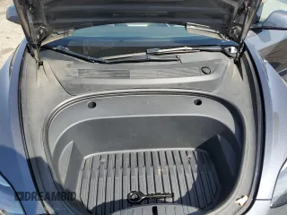 2022 Tesla Model 3 z VIN 5YJ3E1EA2NF318667, wystawiony jako Copart lot #49469145 z przebiegiem 48 242 mil mil oraz Szkoda całkowita • Salvage title. Historia ofert i sprzedaży dostępna na DreamBid. Obrazek 13.