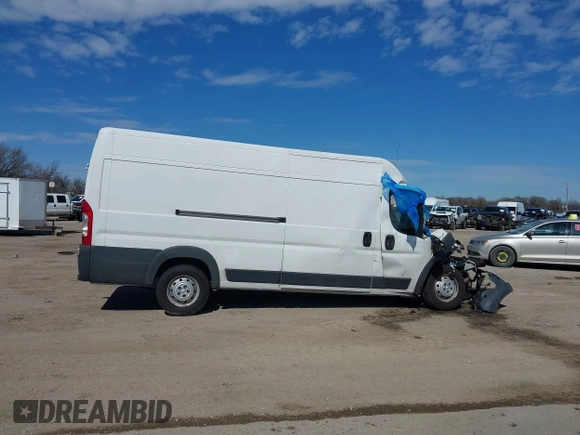 2018 Ram ProMaster Cargo with VIN 3C6URVJG2JE102819, listed as a IAAI auction lot 41633724 with Not Provided miles. Bid and sale history available at carsss.com. Image 13.