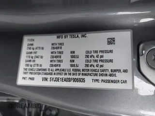 2025 Tesla Model 3 Long Range z VIN 5YJ3E1EA0SF906935, wystawiony jako IAAI lot #41915554 z przebiegiem 1 715 mil mil oraz . Historia ofert i sprzedaży dostępna na DreamBid. Obrazek 9.