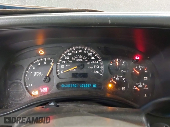 2004 Chevrolet Suburban Z71 with VIN 3GNFK16Z94G288951, listed as a IAAI auction lot 41697814 with 176,257 mi miles. Bid and sale history available at carsss.com. Image 7.
