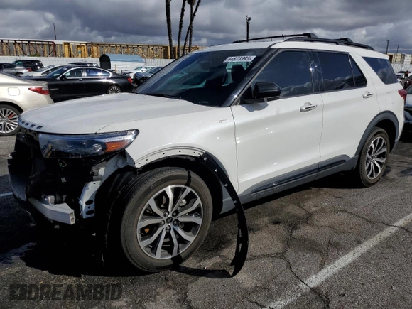 2022 Ford Explorer ST-Line with VIN 1FMSK7KH5NGB08459, listed as a Copart auction lot 44823395 with 48,305 mi miles and Salvage Title. Bid and sale history available at carsss.com. Image 1.