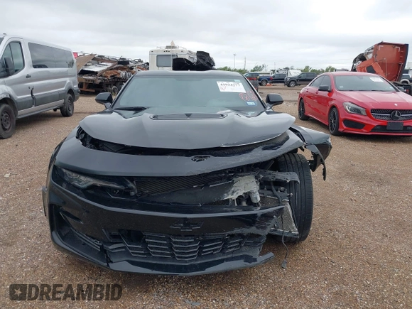 2019 Chevrolet Camaro 1SS z VIN 1G1FF1R70K0111514, wystawiony jako IAAI lot #41924277 z przebiegiem Nie podano mil oraz . Historia ofert i sprzedaży dostępna na DreamBid. Obrazek 12.