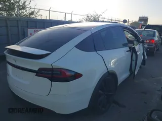 2017 Tesla Model X 90D z VIN 5YJXCAE20HF041506, wystawiony jako IAAI lot #41246836 z przebiegiem Nie podano mil oraz . Historia ofert i sprzedaży dostępna na DreamBid. Obrazek 4.