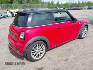 2012 MINI Hardtop S z VIN WMWSV3C53CTY29678, wystawiony jako IAAI lot #42367662 z przebiegiem 241 475 mil mil oraz . Historia ofert i sprzedaży dostępna na DreamBid. Obrazek 4.
