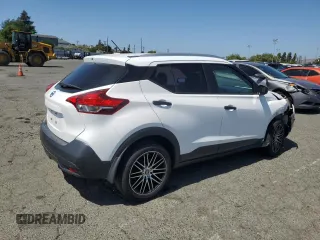 2019 Nissan Kicks S z VIN 3N1CP5CU1KL495287, wystawiony jako Copart lot #55803885 z przebiegiem 88 530 mil mil oraz Szkoda całkowita • Salvage title. Historia ofert i sprzedaży dostępna na DreamBid. Obrazek 3.