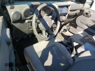 2008 Jeep Wrangler X с VIN 1J4FA241X8L564488, выставлен на аукционе Copart как лот 49600075 с пробегом 157 979 миль миль и Списание • Salvage title. История ставок и продаж доступна на DreamBid. Изображение 8.