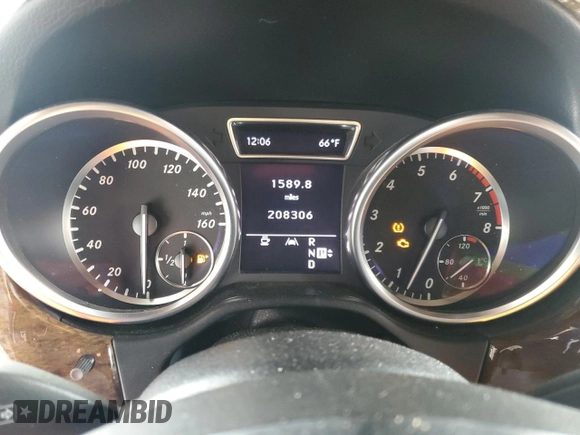 2012 Mercedes-Benz M 350 with VIN 4JGDA5HB0CA036699, listed as a Copart auction lot 62399825 with 208,306 mi miles and Clean title. Bid and sale history available at DreamBid. Image 9.